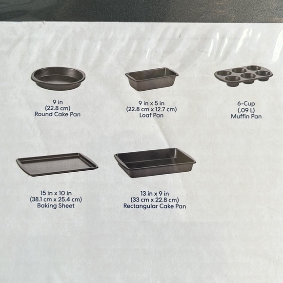 Simply Essential non- stick Bakeware - Picture 4 of 6